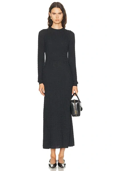 Totême Long-sleeve Slouch Waist Viscose Dress In Black