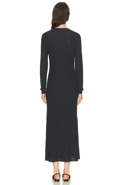 Totême Long-sleeve Slouch Waist Viscose Dress In Black