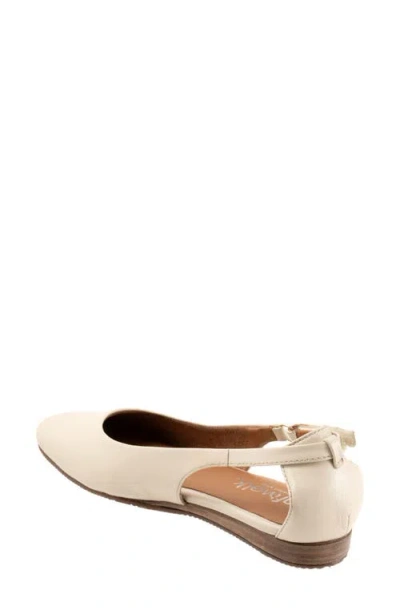 Softwalk ® Venice Flat In Neutral