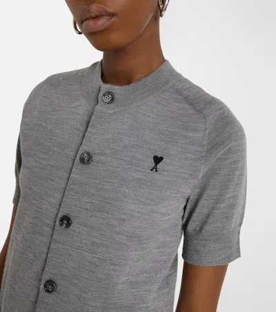 Ami Alexandre Mattiussi Ami Paris Embroidered Heart Round Collar Short Sleeve Sweater In Gray
