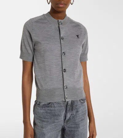 Ami Alexandre Mattiussi Ami Paris Embroidered Heart Round Collar Short Sleeve Sweater In Gray