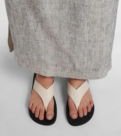 The Row Dune Classic Leather Thong Sandals In Black