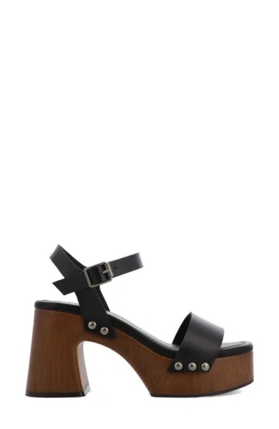 Mia Electrah Platform Sandal In Black