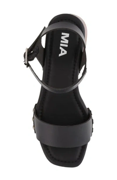 Mia Electrah Platform Sandal In Black