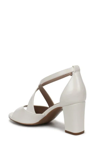 Naturalizer Hollis Sandal In Multi