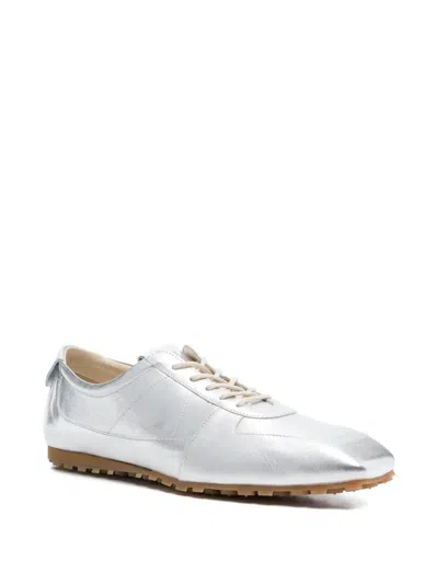 Aeyde Uma Laminated Leather Sneakers In Silver