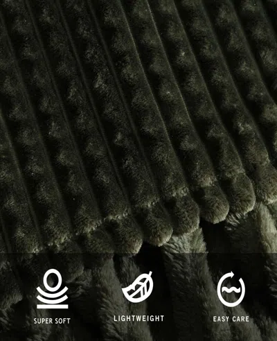 Kenneth Cole Textured Solid Throw Blanket In Green