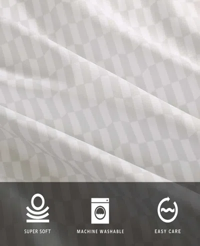 Kenneth Cole Wavy Checker Sheet Set In White