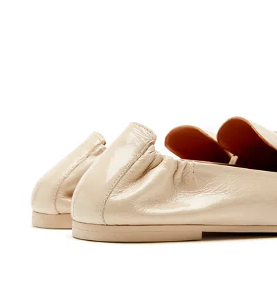 La Canadienne Kitson Crushed Leather Loafer In Neutral
