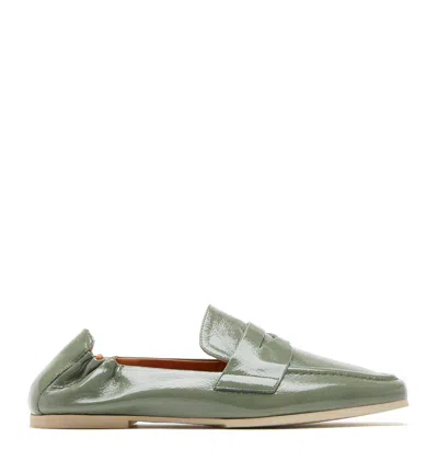 La Canadienne Kitson Crushed Leather Loafer In Neutral