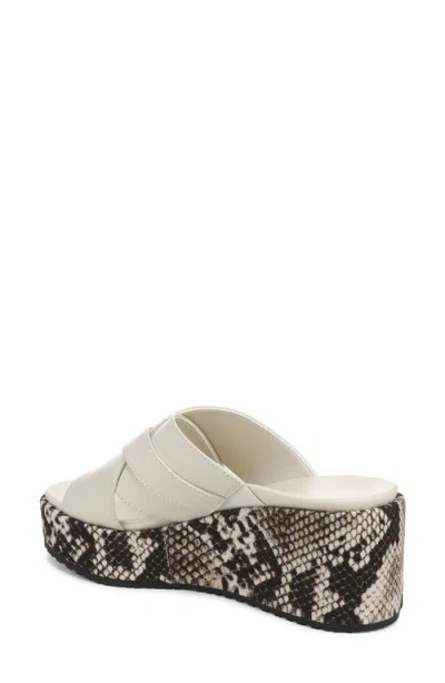 Vionic Dawn Wedge Sandal In White
