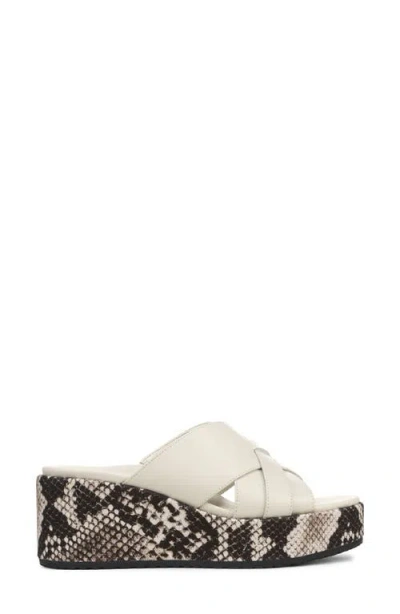 Vionic Dawn Wedge Sandal In White