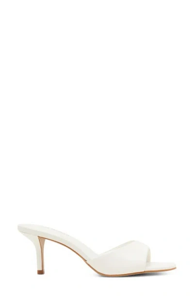 Steve Madden Kendrix Sandal In White