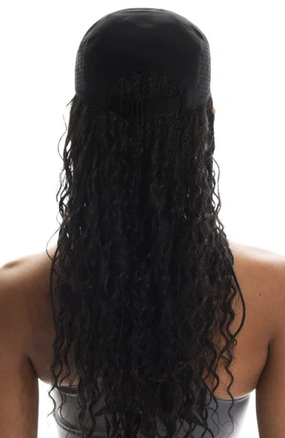 On Lightweight Baseball Cap In Black