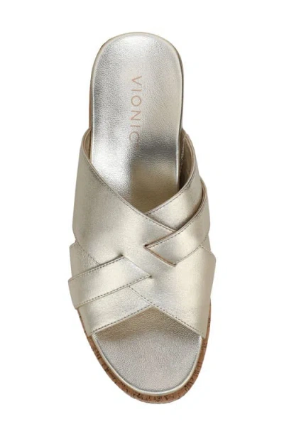 Vionic Dawn Sandal In Gold