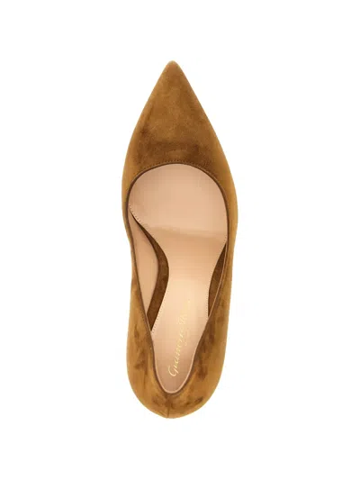 Gianvito Rossi Brown Solid Pointed Toe Pumps In Brown