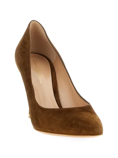 Gianvito Rossi Brown Solid Pointed Toe Pumps In Brown
