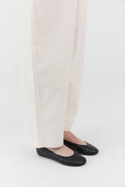St Agni Low Scoop Ballet Flat In Black