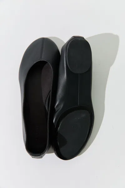 St Agni Low Scoop Ballet Flat In Black