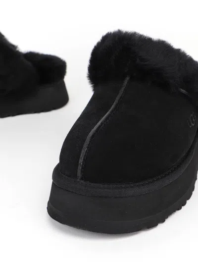 Ugg Disquette Logo Embossed Platform Slippers In Black