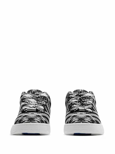 Burberry Check-patterned Low-top Sneakers In Black