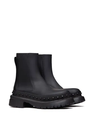 Valentino Garavani  Beatle Rockstud 55 Leather Chelsea Boots In Black