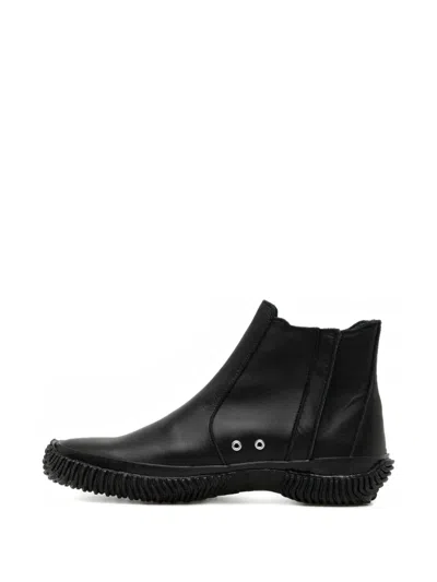 Comme Des Garçons Pull Tab Boots In Black