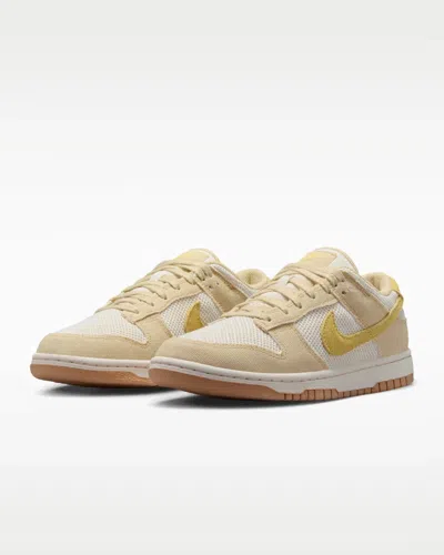 Nike Dunk Low Sneakers In Brown