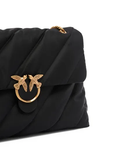 Pinko 飞鸟贴花绗缝斜挎包 In Black