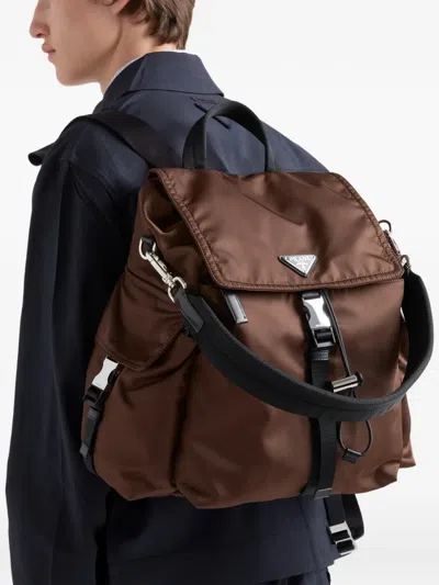 Prada Explore Rucksack Aus Re-nylon Und Leder In Brown