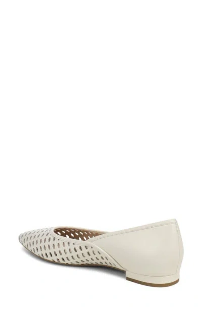 Vionic Gracia Woven Flat In White