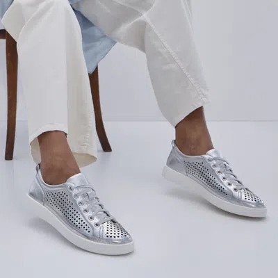 Vionic Winny Perf Sneaker In Multi