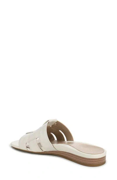 Vionic Glendora Slide Sandal In White
