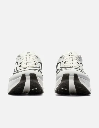 On Cloudflow 5 Ad In White