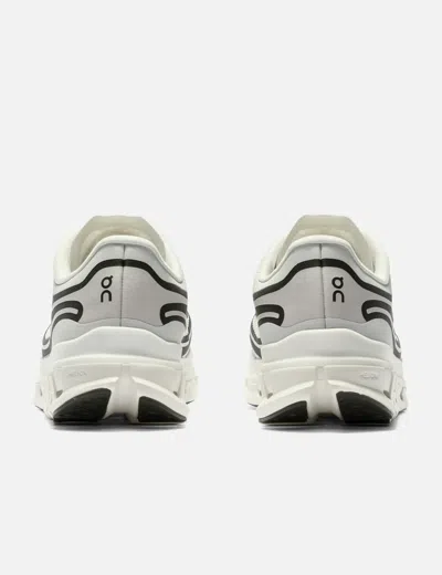 On Cloudflow 5 Ad In White