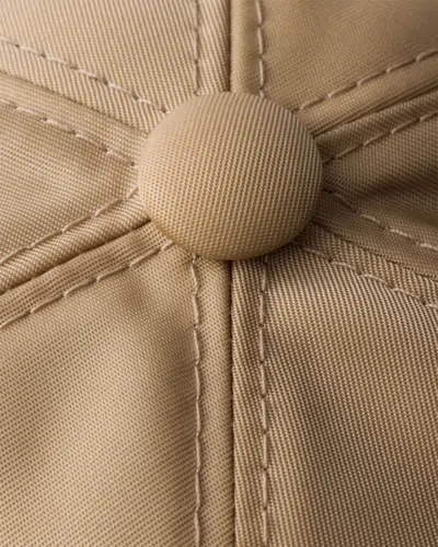 Prada Baseballkappe Aus Re-nylon In Neutral