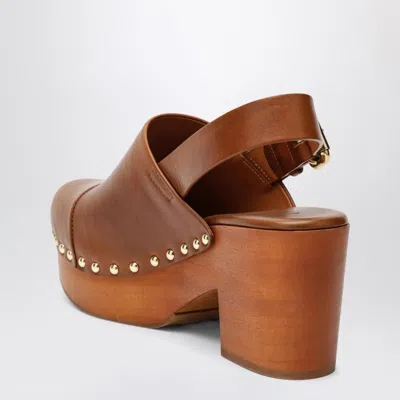 Chloé Chunky Heel Stud Embellishments Wooden Platform Pumps In Ginger Brown