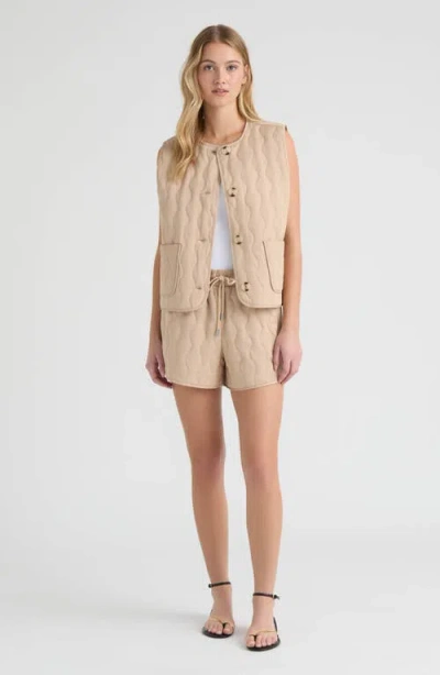 Hunter Quilted Button Down Vest In Neutral