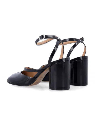 Maison Margiela Tabi Sandals In Brushed Leather In Black