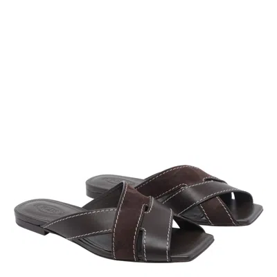 Tod's Flat Leather Sandals With Crossed Straps Shoes In Brown