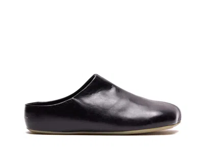 Mm6 Maison Margiela Anatomical Leather Sabot In Black