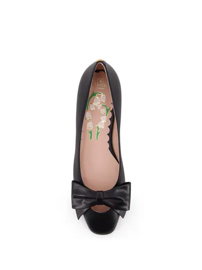 Valentino Garavani Bow Detail Leather Flats With Round Toe In Black