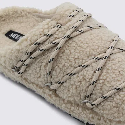 Moon Boot Mb Teddy Slipper Slipper-mule In Beige Shearling In Sand