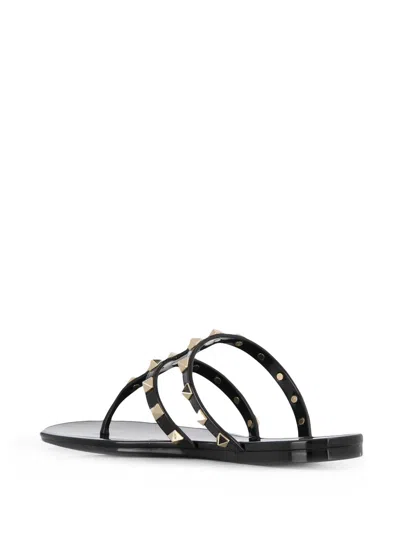 Valentino Garavani Summer Rockstud Thong Sandals In Black