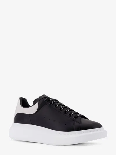 Alexander Mcqueen Black Low Top Sneakers With Logo Lettering On The Tongue In Leather Man