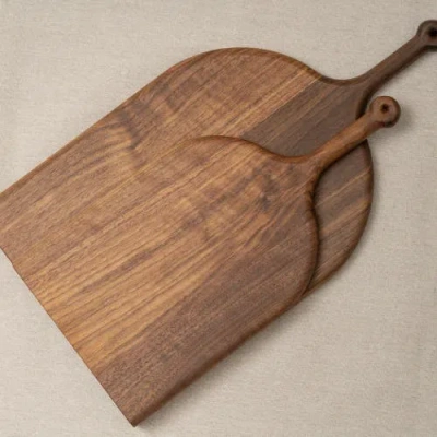 Pare Serving Board In Brown