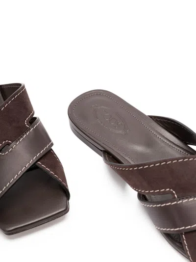 Tod's Flat Leather Sandals With Crossed Straps Shoes In Brown