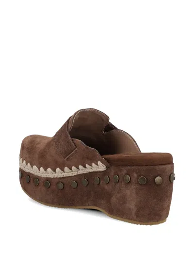 Mou Plain Suede Clogs With Studs In Brown