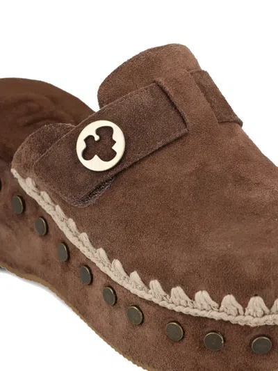 Mou Plain Suede Clogs With Studs In Brown