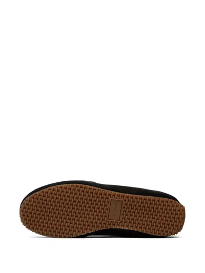 Axel Arigato Daze Runner Black Sneaker With Logo On The Tongue And Grooved Sole In Suede Man
